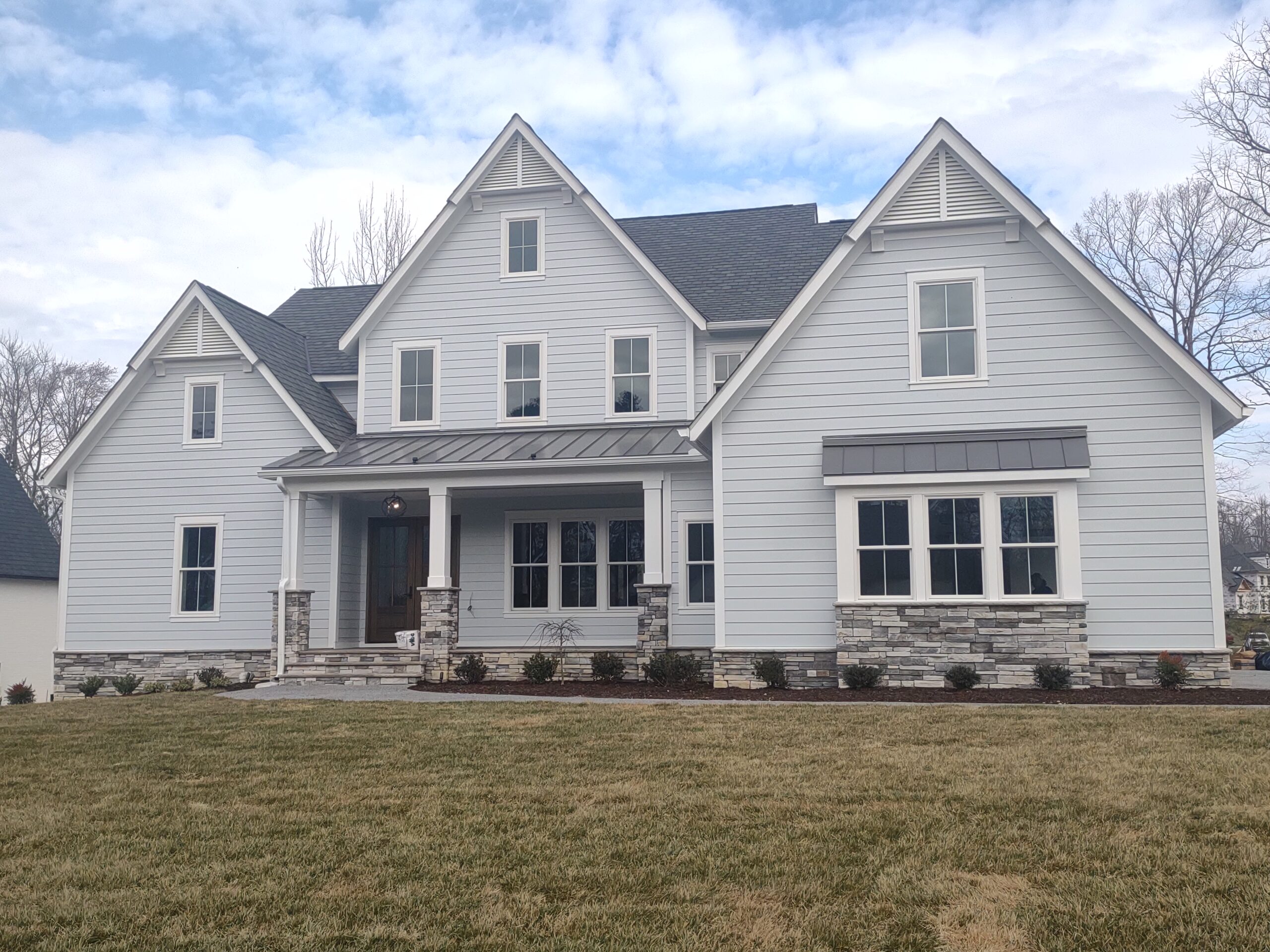 Roof replacement installation by roofing contractor in Henrico County